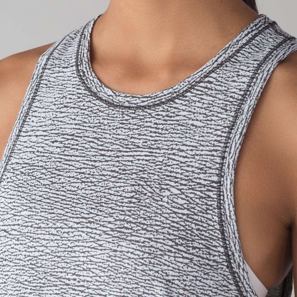 Lululemon Squad Goals Tank - Picture 2 of 7